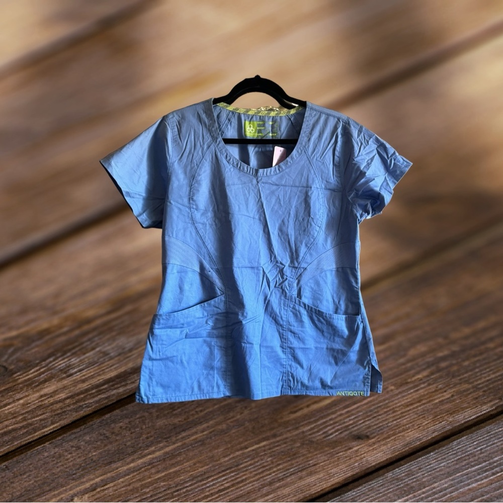 women's medical scrub top by Antidote style 114 Medium light grey Blue Pockets
